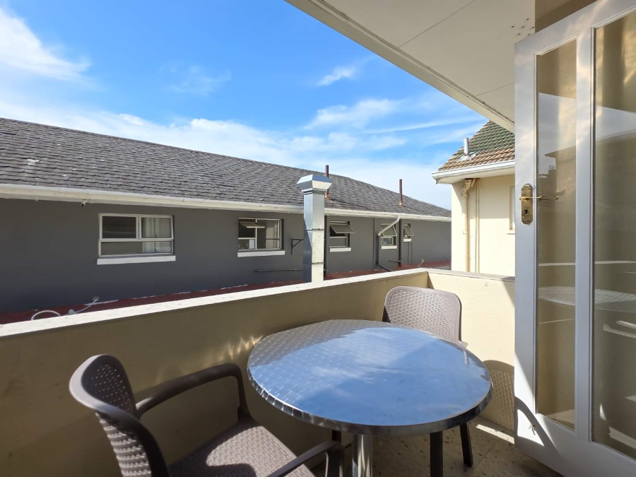 2 Bedroom Property for Sale in Gardens Western Cape